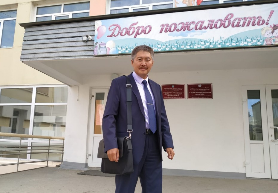 Директор школы №26 Якутска прокомментировал инициативу главы республики о выплатах стобалльникам ЕГЭ
