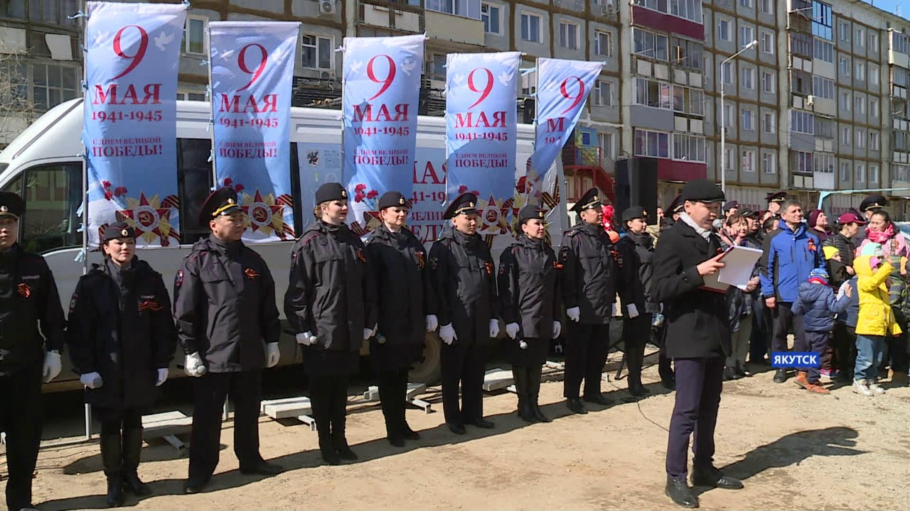 Ветерана войны и ровесника республики поздравили в Якутске в преддверии Дня Победы