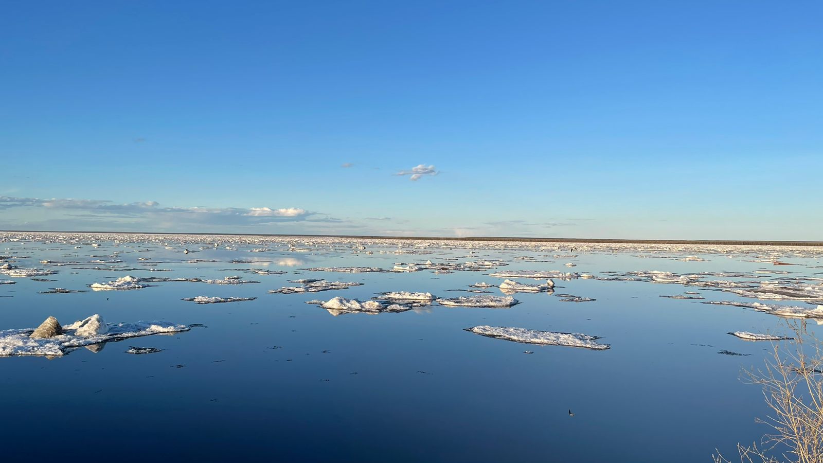 Уровень воды у микрорайона Кангалассы Якутска превысил критическую отметку на 32 см