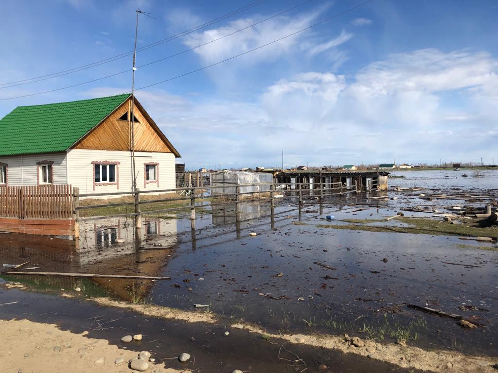 Почти 600 человек переселили из зоны затопления в якутском селе Едейцы