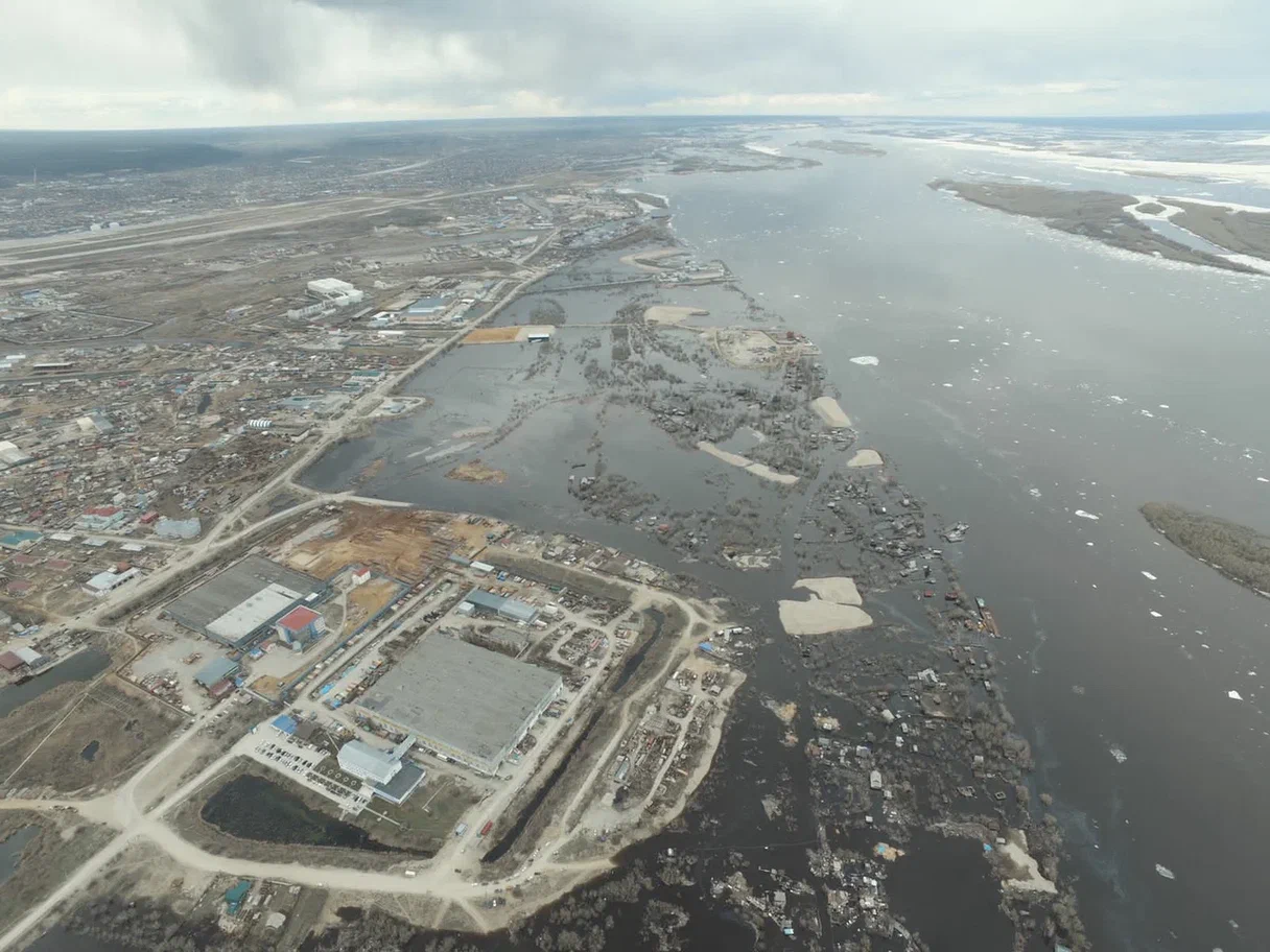 64 жилых дома у реки Лены попали в зону подтопления в Якутии