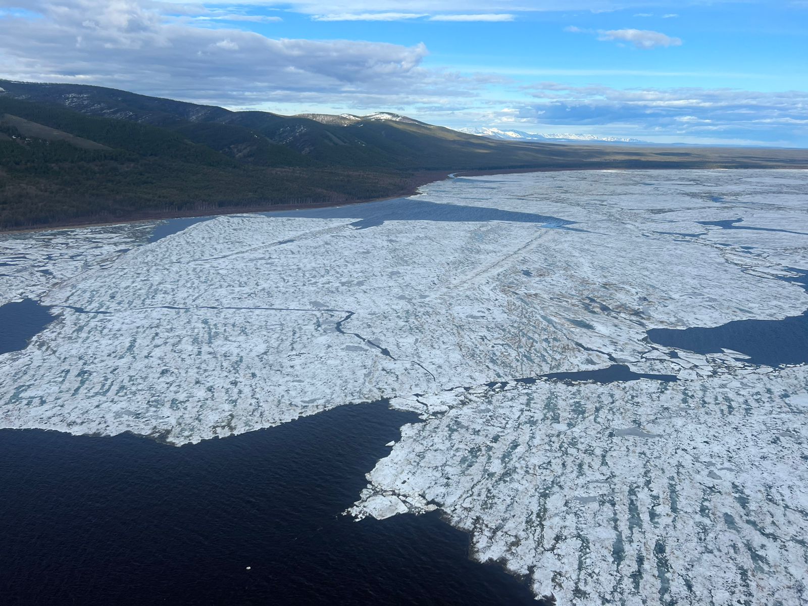 Ледоход на реке Лене прошел 115 км за сутки в Якутии