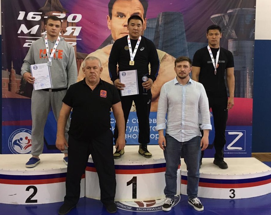 Семь медалей завоевали якутяне на чемпионате России по вольной борьбе среди студентов
