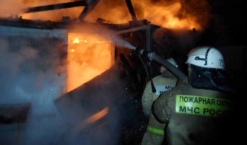 50 кур погибли при пожаре в хозпостройке в пригороде Якутска