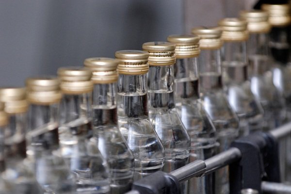 Контрафактный алкоголь стоимостью свыше 2 млн рублей изъяли в Алданском районе Якутии