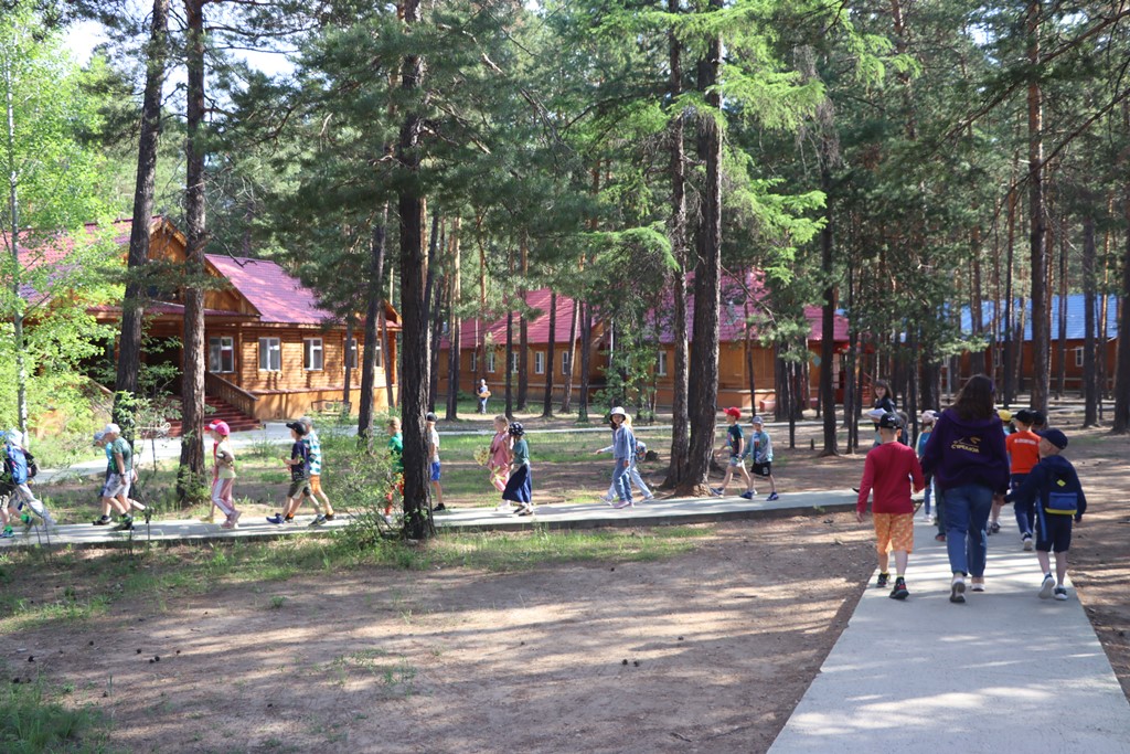 Более 200 детей заехали в обновленный лагерь «Алмаз» Ленского района Якутии
