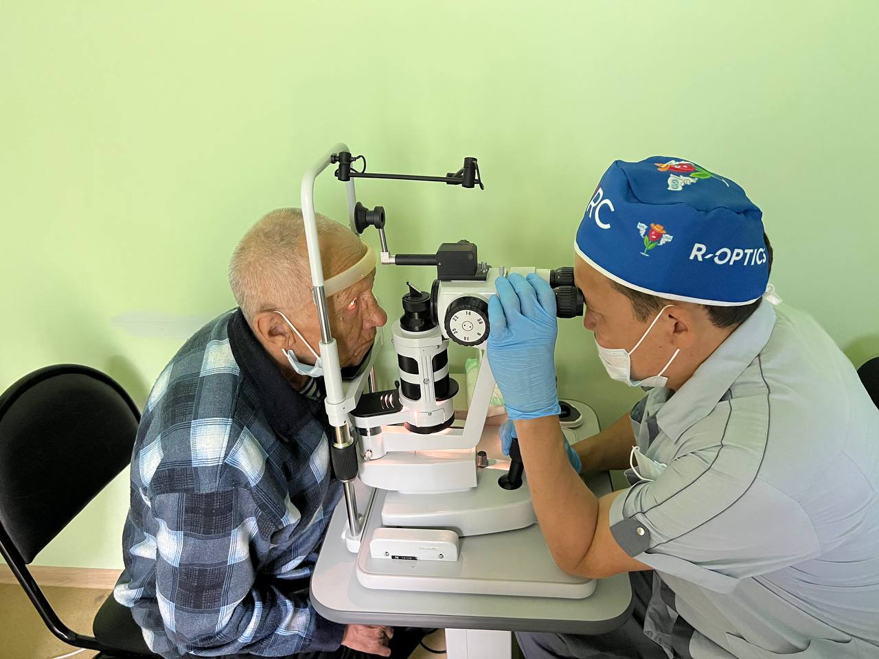 Офтальмологи провели 36 операций в Жиганском районе Якутии