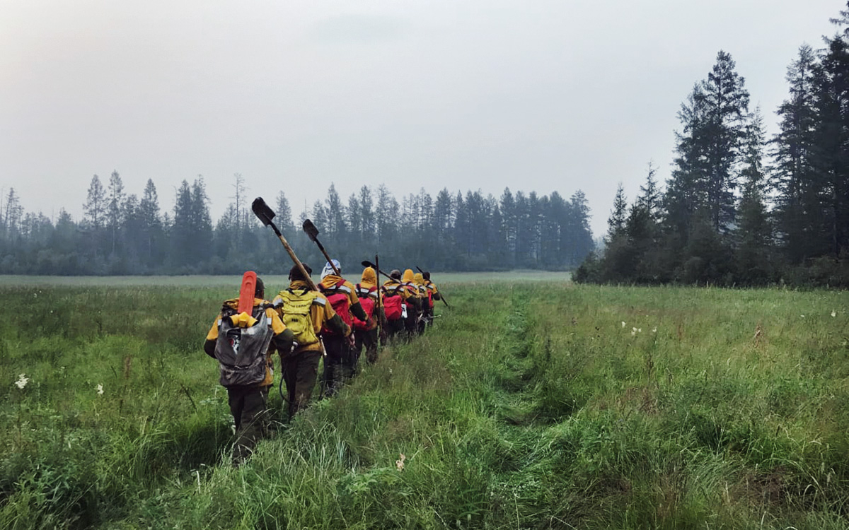 Два лесных пожара ликвидировали в Якутии за сутки