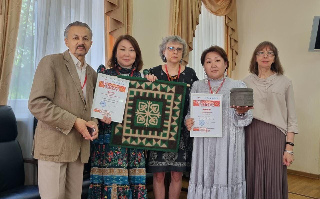 Преподаватели из Намского района Якутии победили во всероссийском конкурсе мастеров декоративно-прикладного искусства