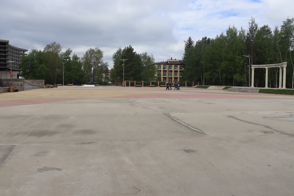 Качество работ по реконструкции площади Ленина проверяют в Ленске