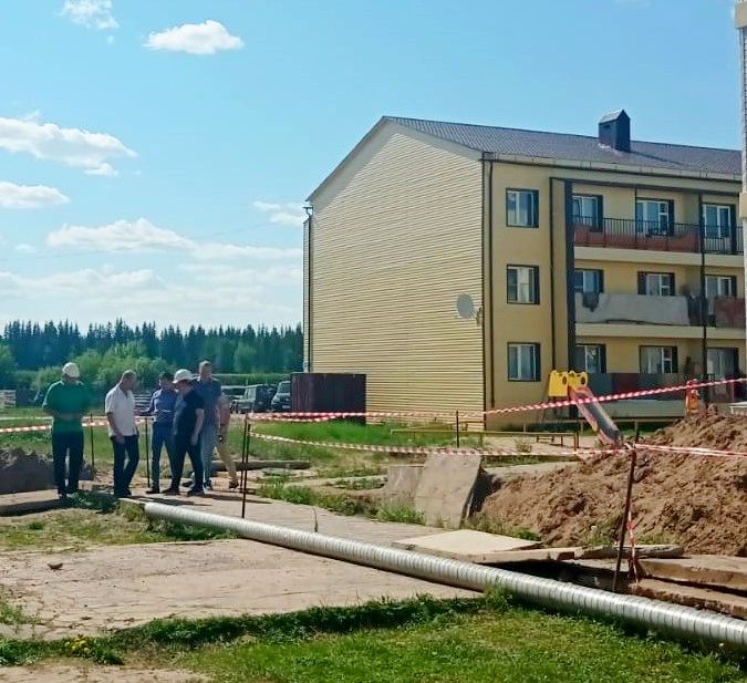 Сети водоснабжения переложили в микрорайоне «Теплый стан» Ленска в Якутии