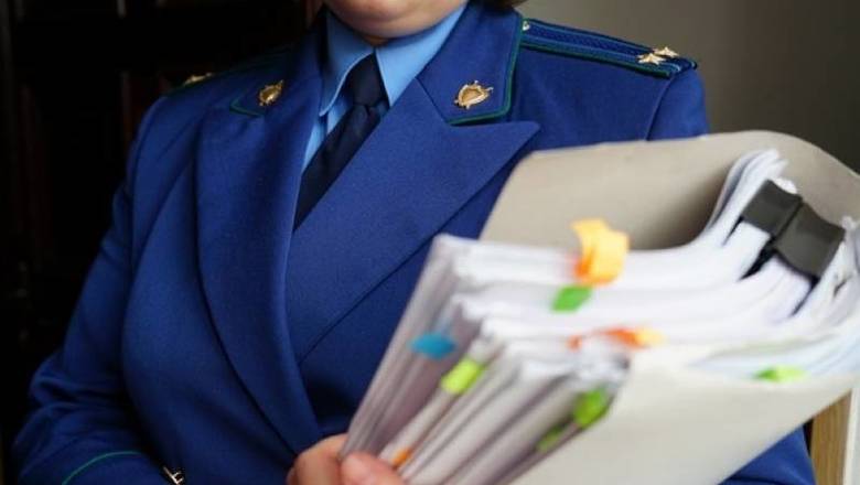 Прокуратура проверяет информацию о получении ребенком травмы из-за падения в котлован в Якутске