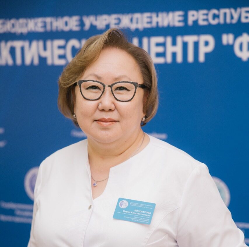 Звание заслуженного работника здравоохранения России присвоили якутянке Марии Винокуровой