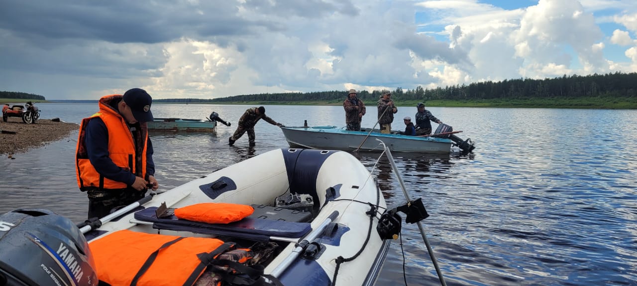 Спасатели ведут поиски утонувшего ребенка на реке Вилюй в Сунтарском районе Якутии