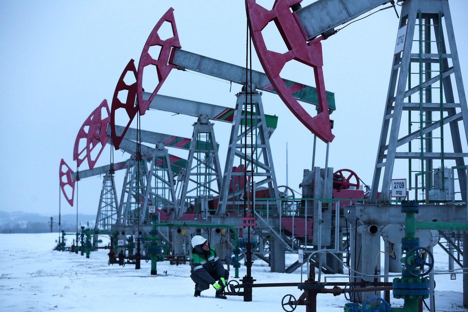 Добыча нефти выросла на 3,4% в России в 2022 году