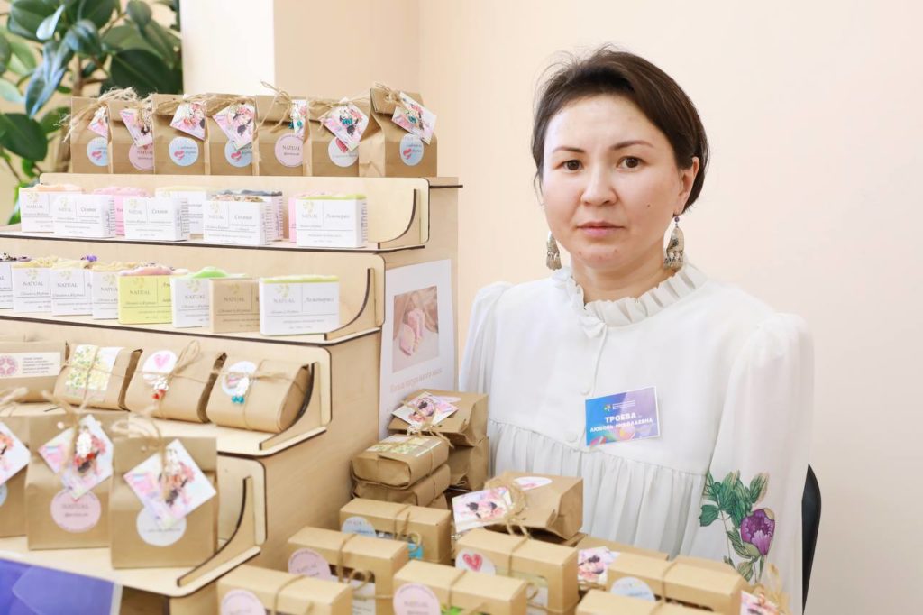 Якутянка запустила производство мыла с дикоросами и Кемпендяйской солью