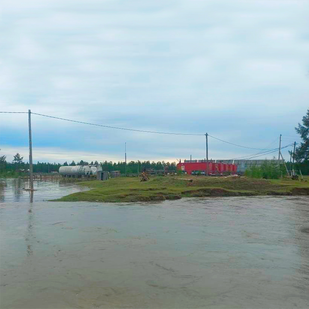 Круглосуточное наблюдение ведут за энергообъектами в подтопленных селах Верхоянского района Якутии