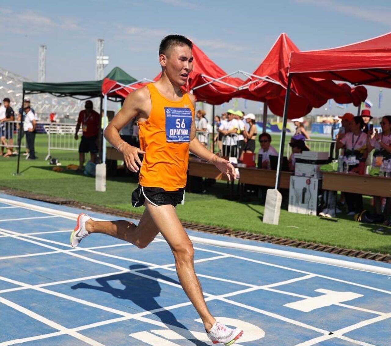 Константин Драгунов завоевал золото VIII спортивных игр народов Якутии в беге на 10 км