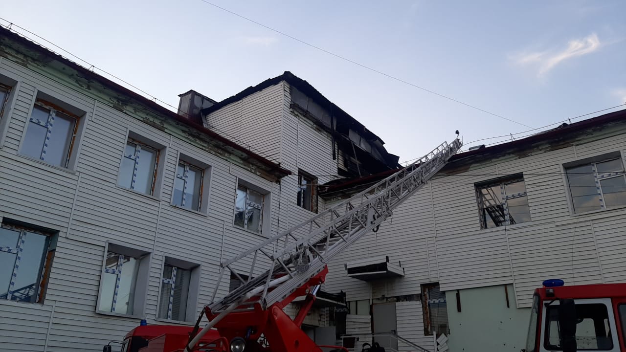 Пожар произошел в здании Нюрбинской ЦРБ в Якутии