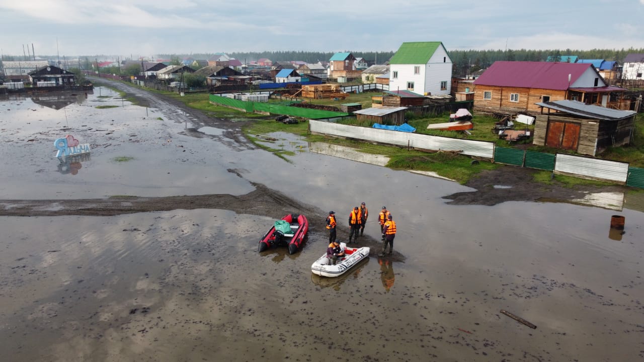 Восстановительные работы начали в пострадавших от паводка селах Якутии