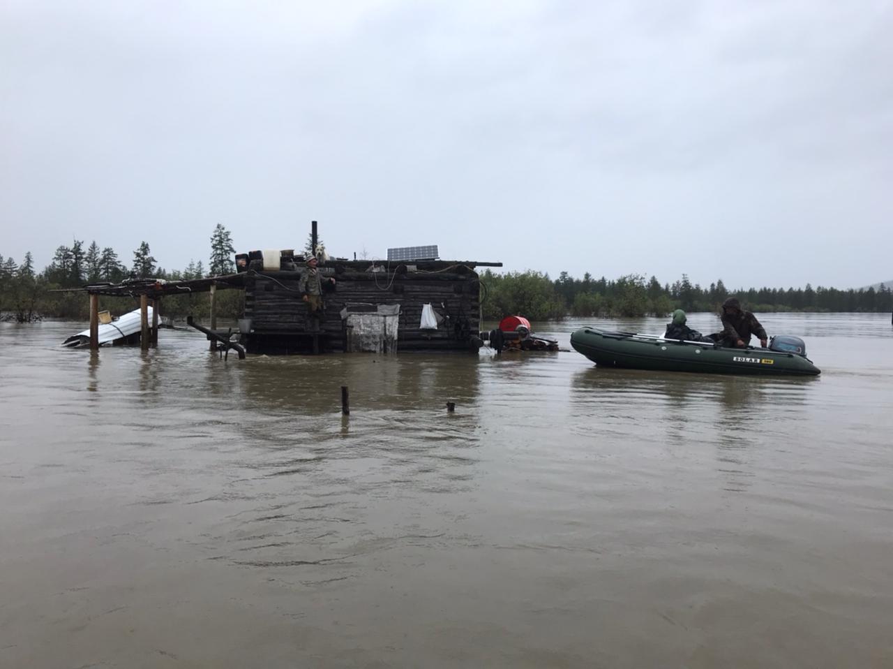 85 приусадебных участков освободились от воды в селе Томтор Верхоянского района