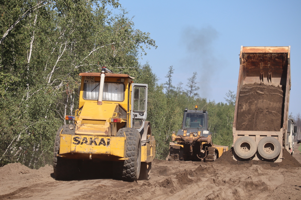 Дорожные работы проводят на 30 объектах в Якутии