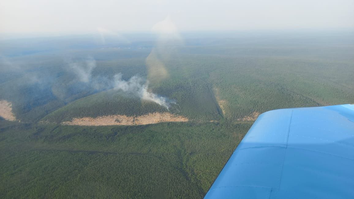 Все лесные пожары на Ленских столбах в Якутии планируют потушить за сутки