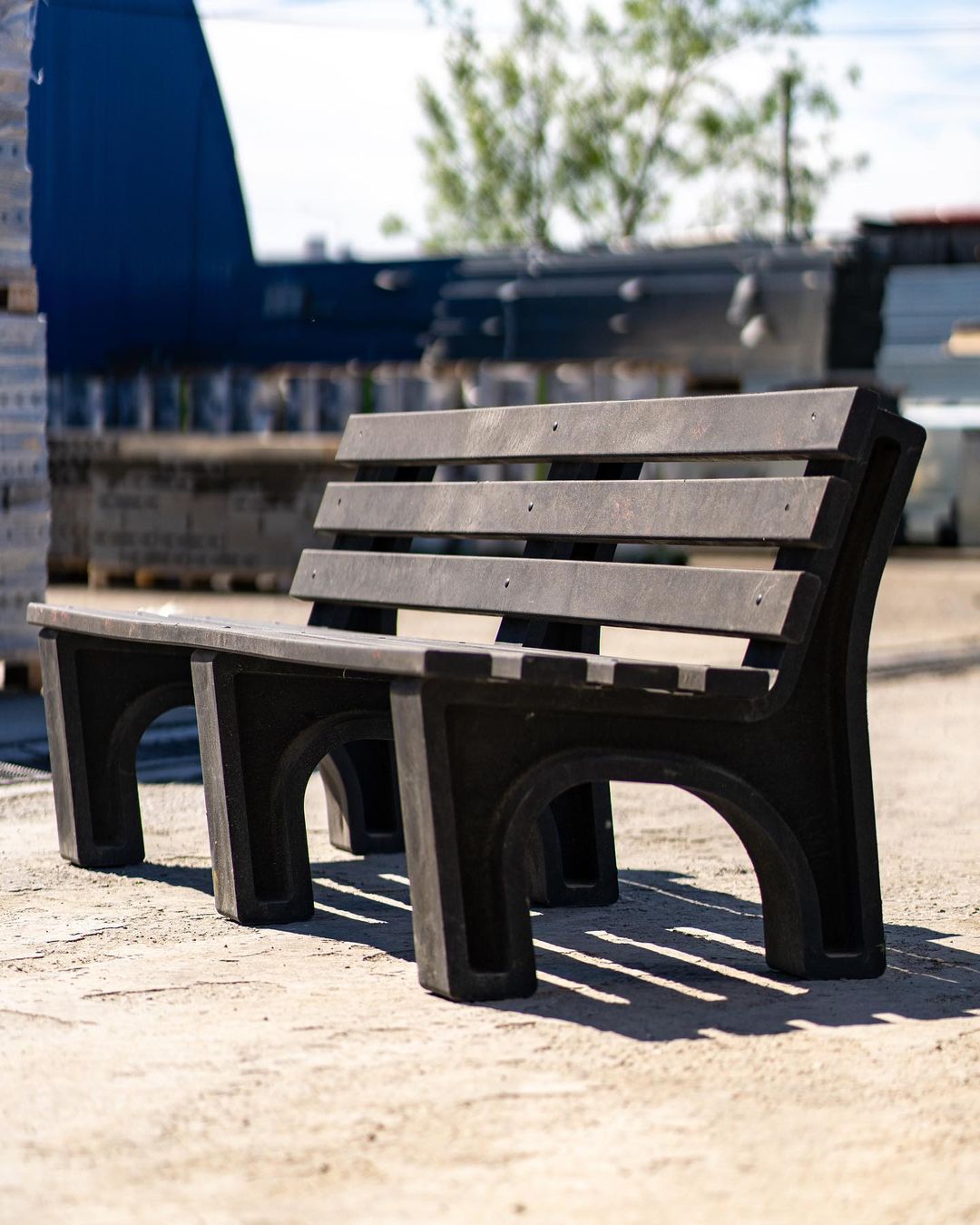 Эко-скамейку из пластика изготовили в Якутии