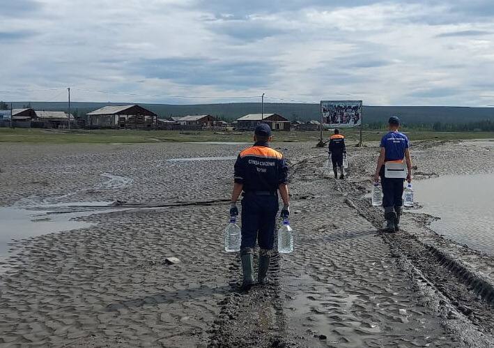 Вода ушла из всех затопленных домов в якутском селе Томтор