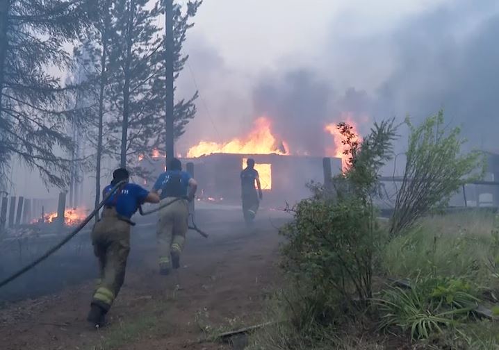 Пожар ликвидировали в селе Арылах Мирнинского района Якутии