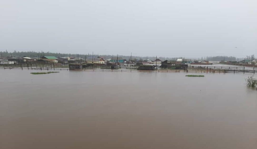 26 приусадебных участков подтопило в селе Токума Верхоянского района Якутии