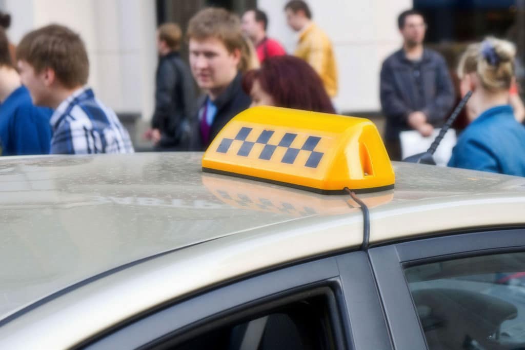 Житель Якутска предстанет перед судом за нападение с ножом на таксиста