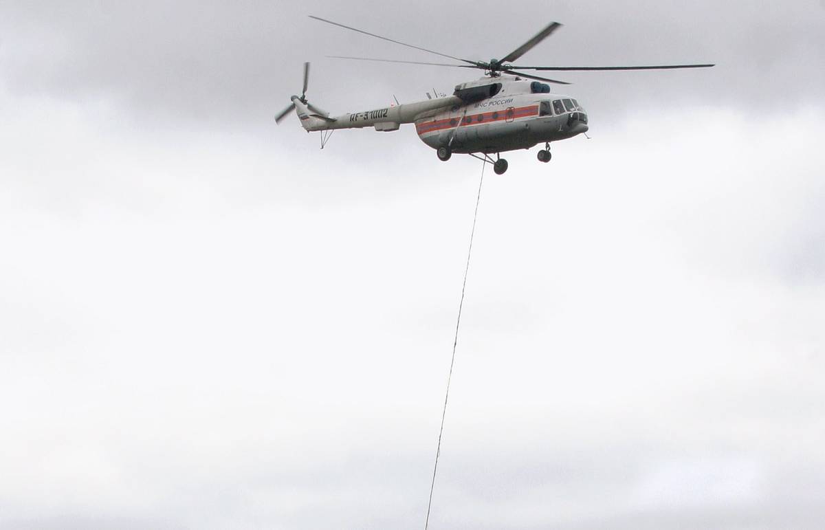 Вертолет отправился на поиски двух пропавших в Восточно-Сибирском море жителей Якутии