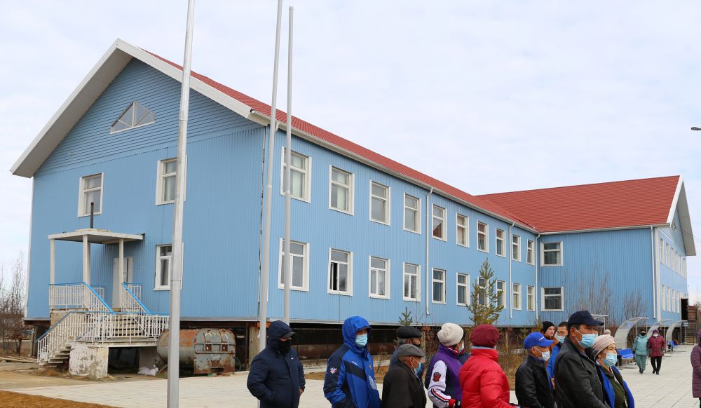 Нефтегазовая компания выделила 10 млн рублей на ремонт зала школы в Тас-Юряхе в Якутии