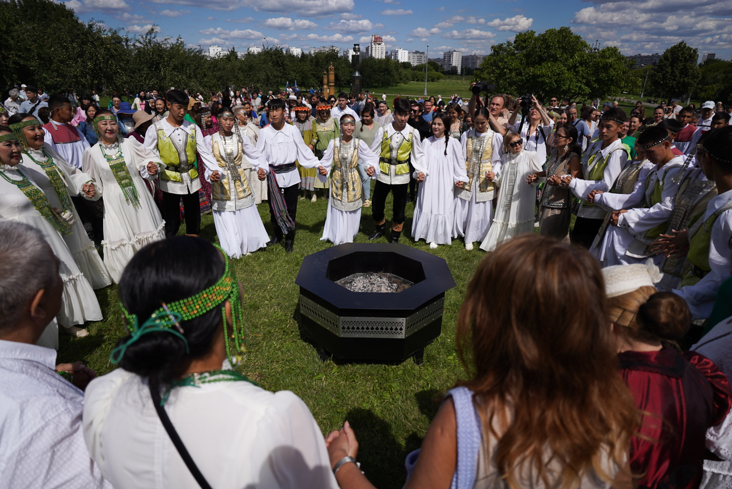 Более 25 тысяч человек присутствовали на якутском Ысыахе в Москве