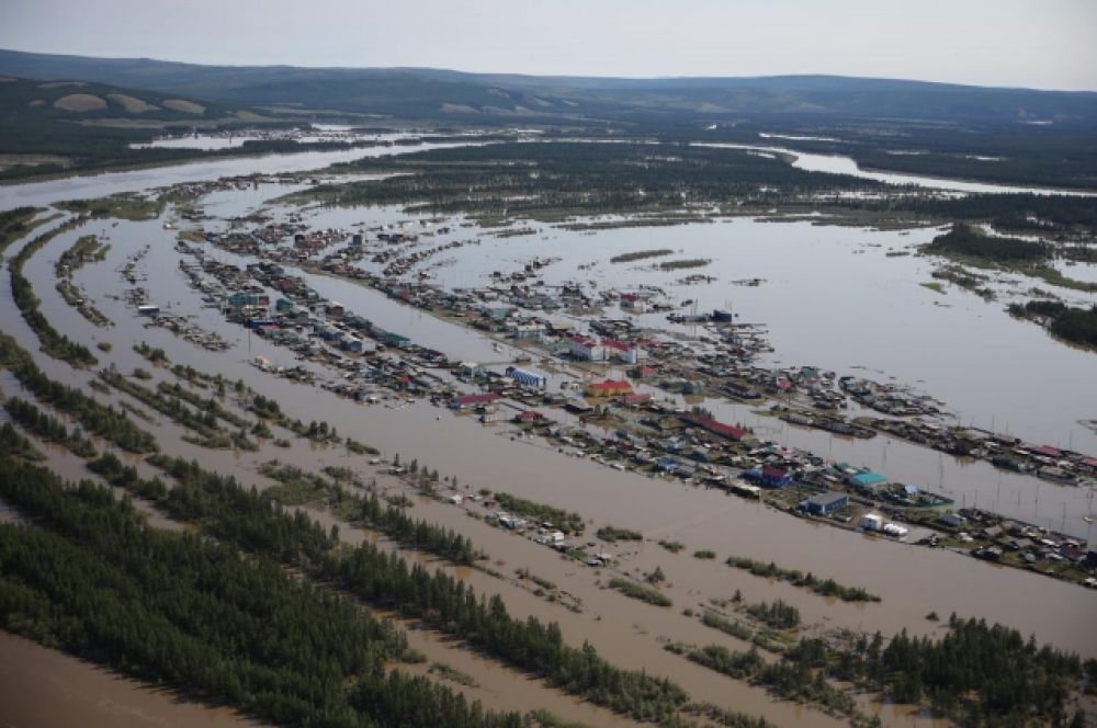 Более 8,5 млн рублей выплатили жителям Верхоянского района Якутии, пострадавшим от паводка