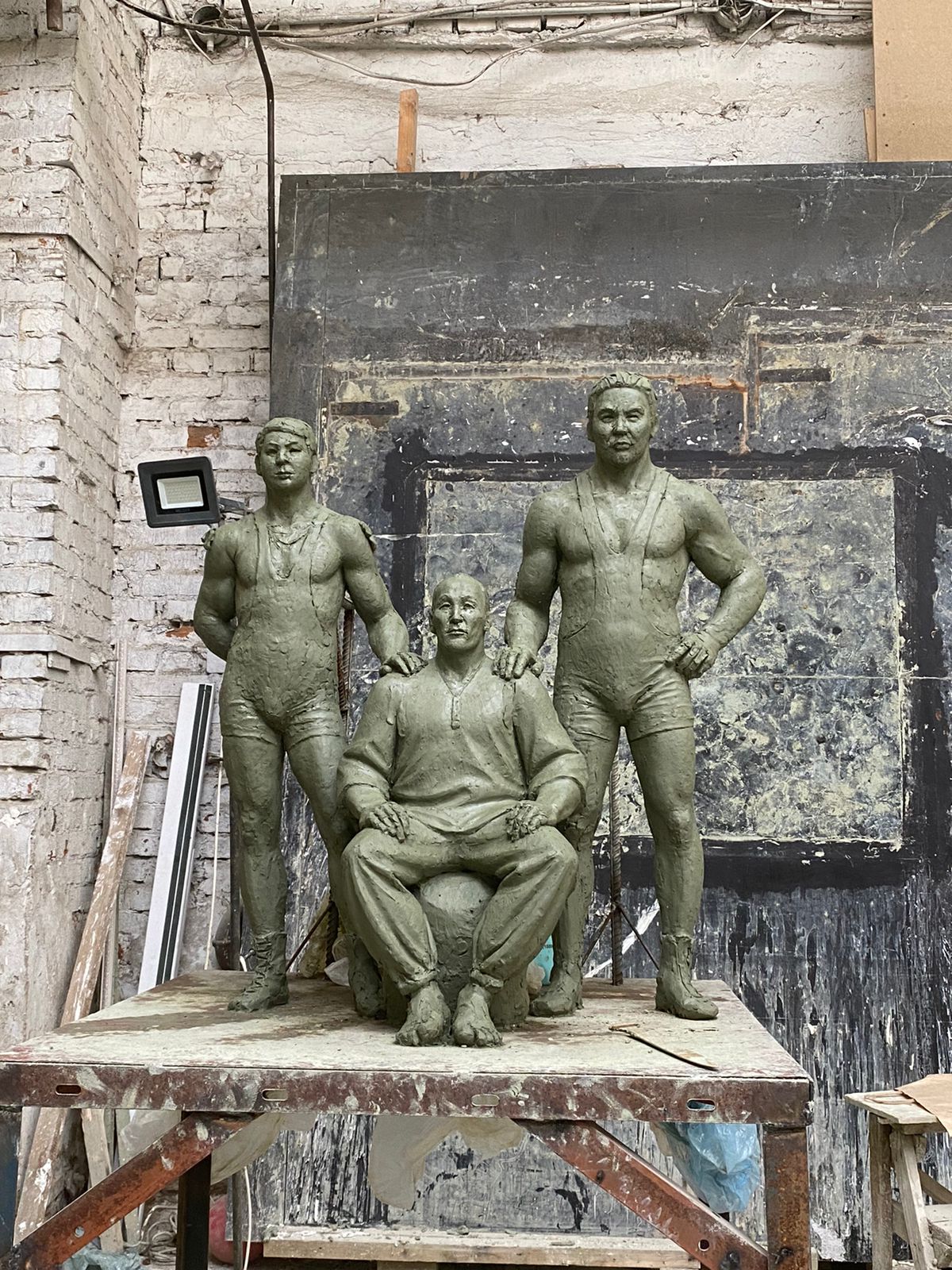 Памятник трем хангаласским борцам установят в якутском Покровске