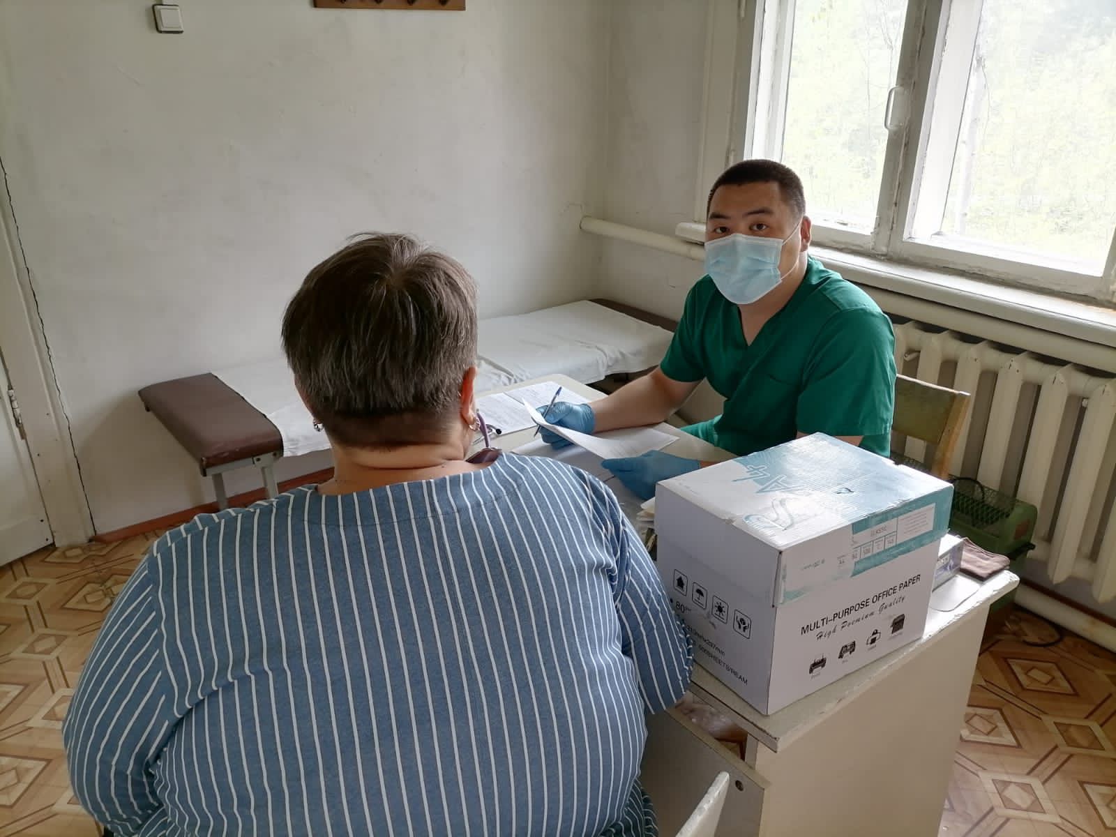 Онкологи проверили здоровье порядка 360 жителей Усть-Майского района Якутии