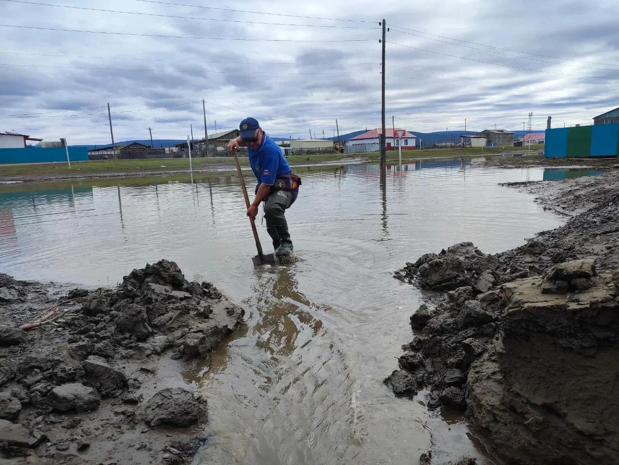 Пострадавшие от паводка дороги в Верхоянском районе Якутии отремонтируют до 15 сентября