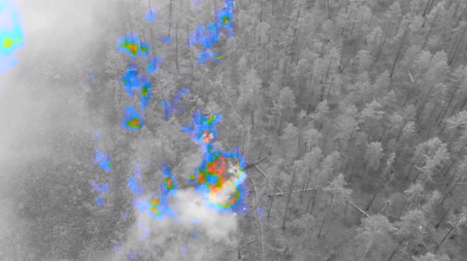 Беспилотники с тепловизорами используют при тушении лесных пожаров в Якутии