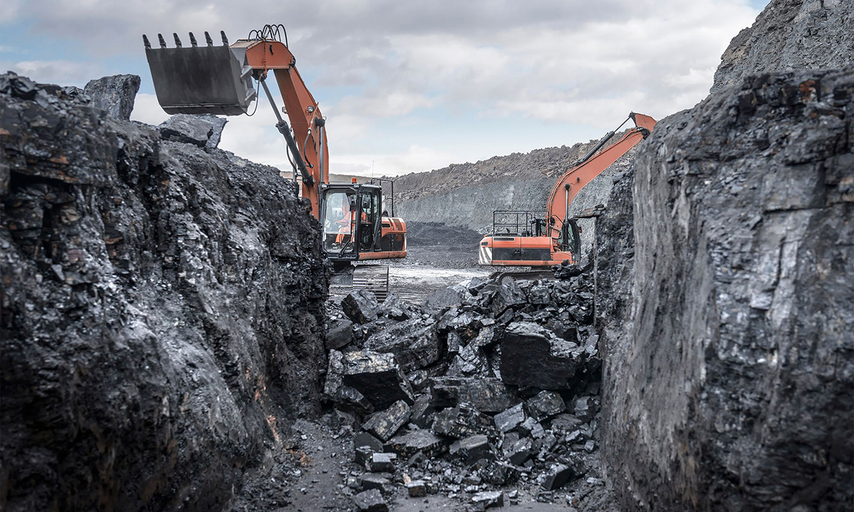 Айсен Николаев: Якутия, несмотря на западные санкции, наращивает объемы добычи угля