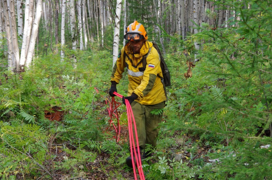Взрывные работы проведут при тушении лесных пожаров в Усть-Майском районе Якутии