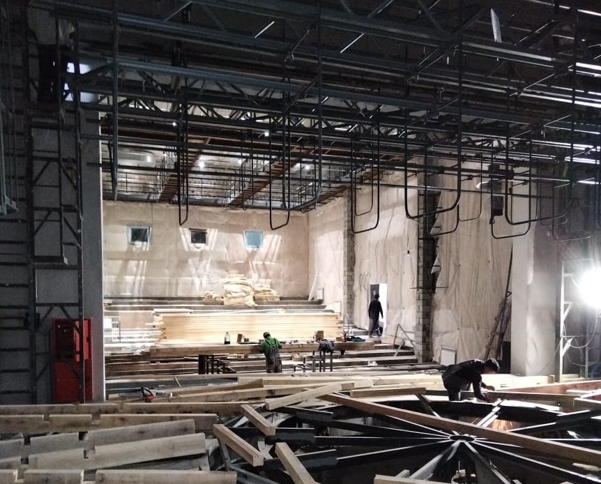 Строительство нового здания Нюрбинского театра завершают в Якутии