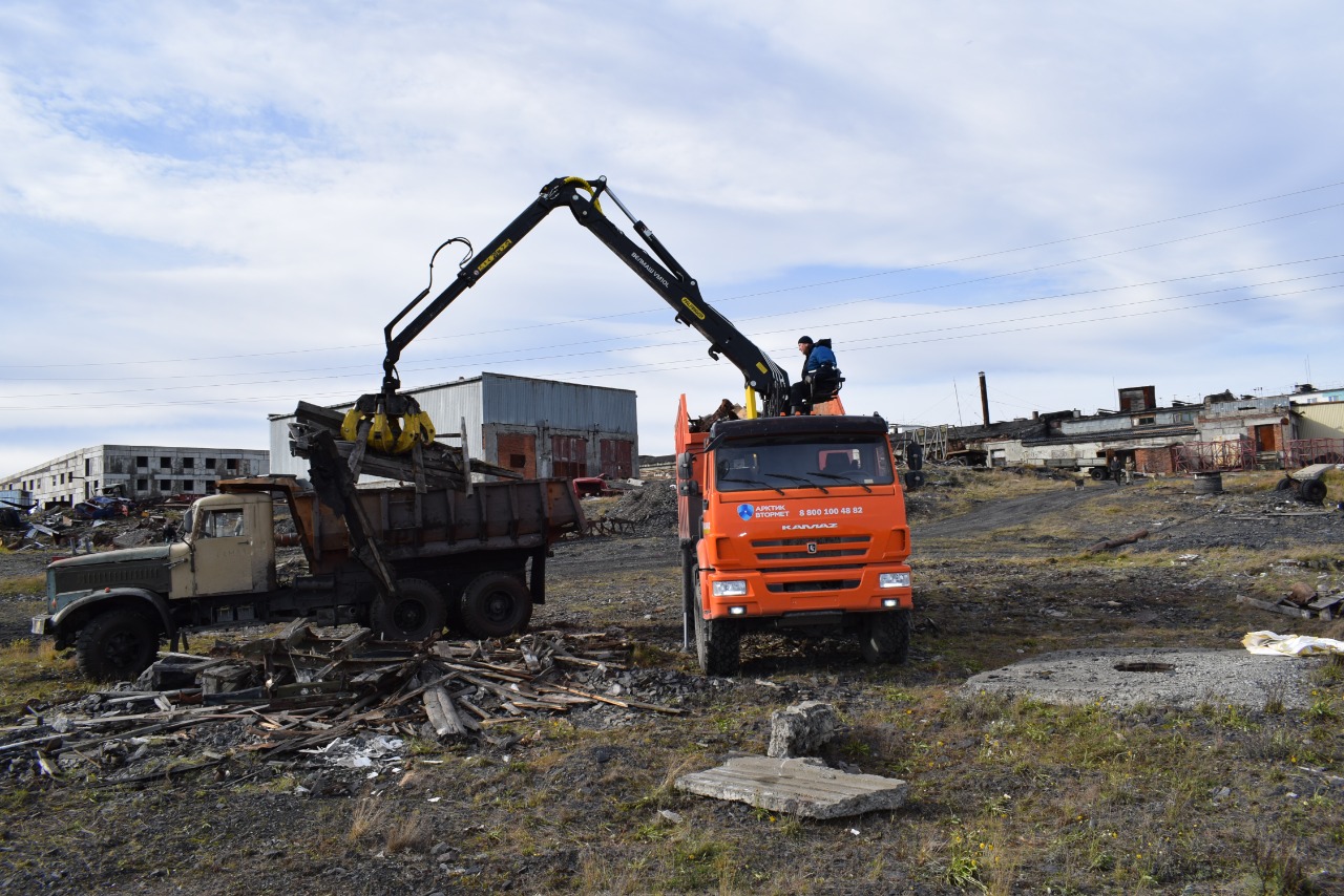 Около 100 тонн металлолома и мусора собрали в Тикси в Якутии