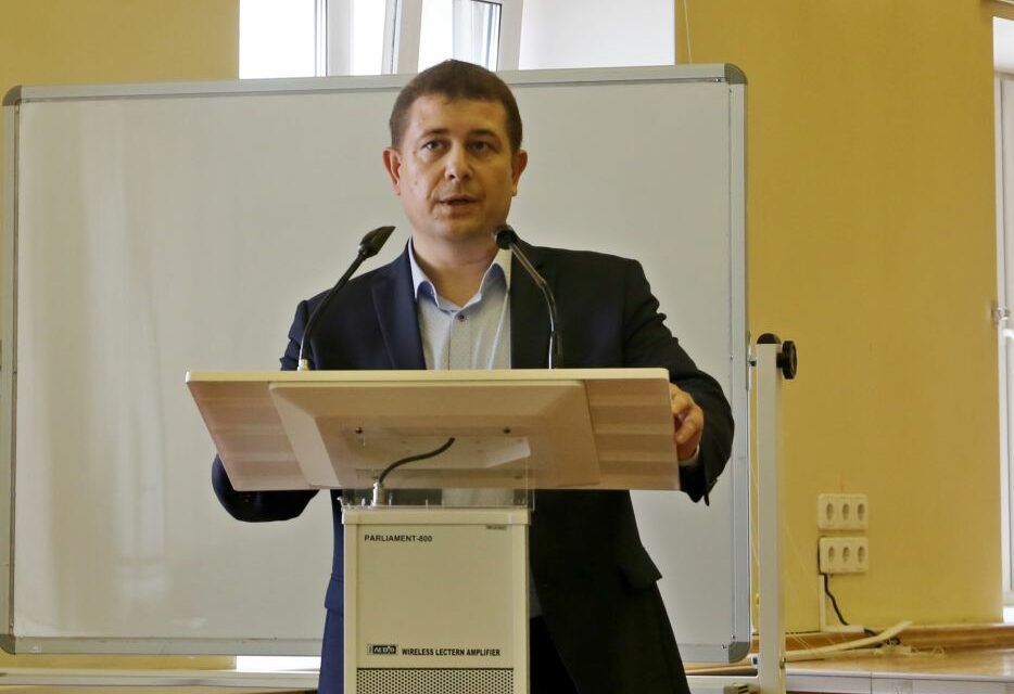 Единоросс Алексей Тонких победил на выборах главы Мирного