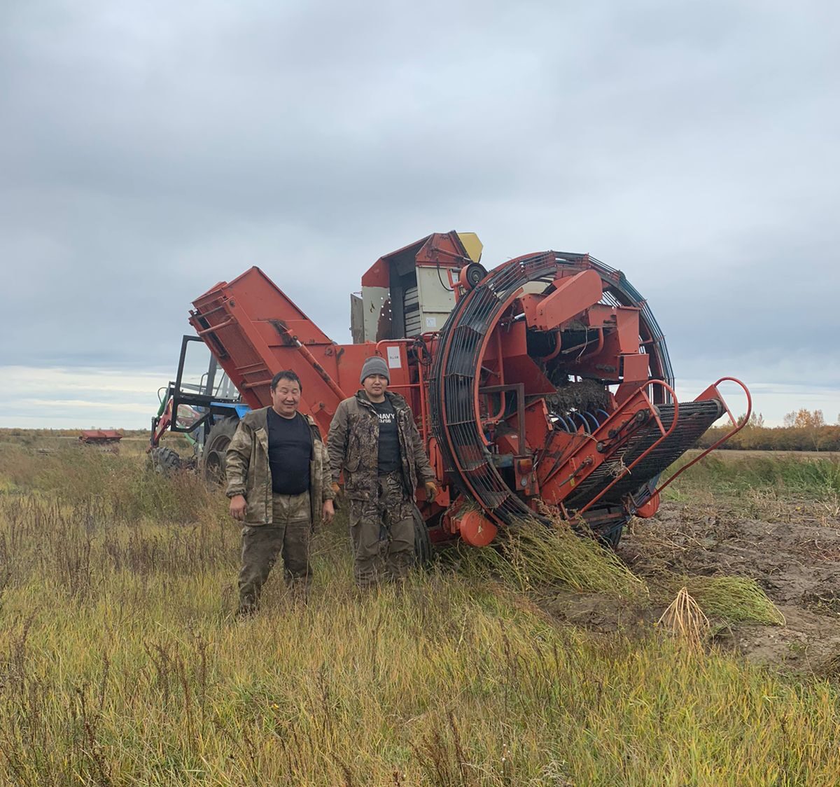 Аграрии Хангаласского района Якутии перевыполнили план по заготовке сена  