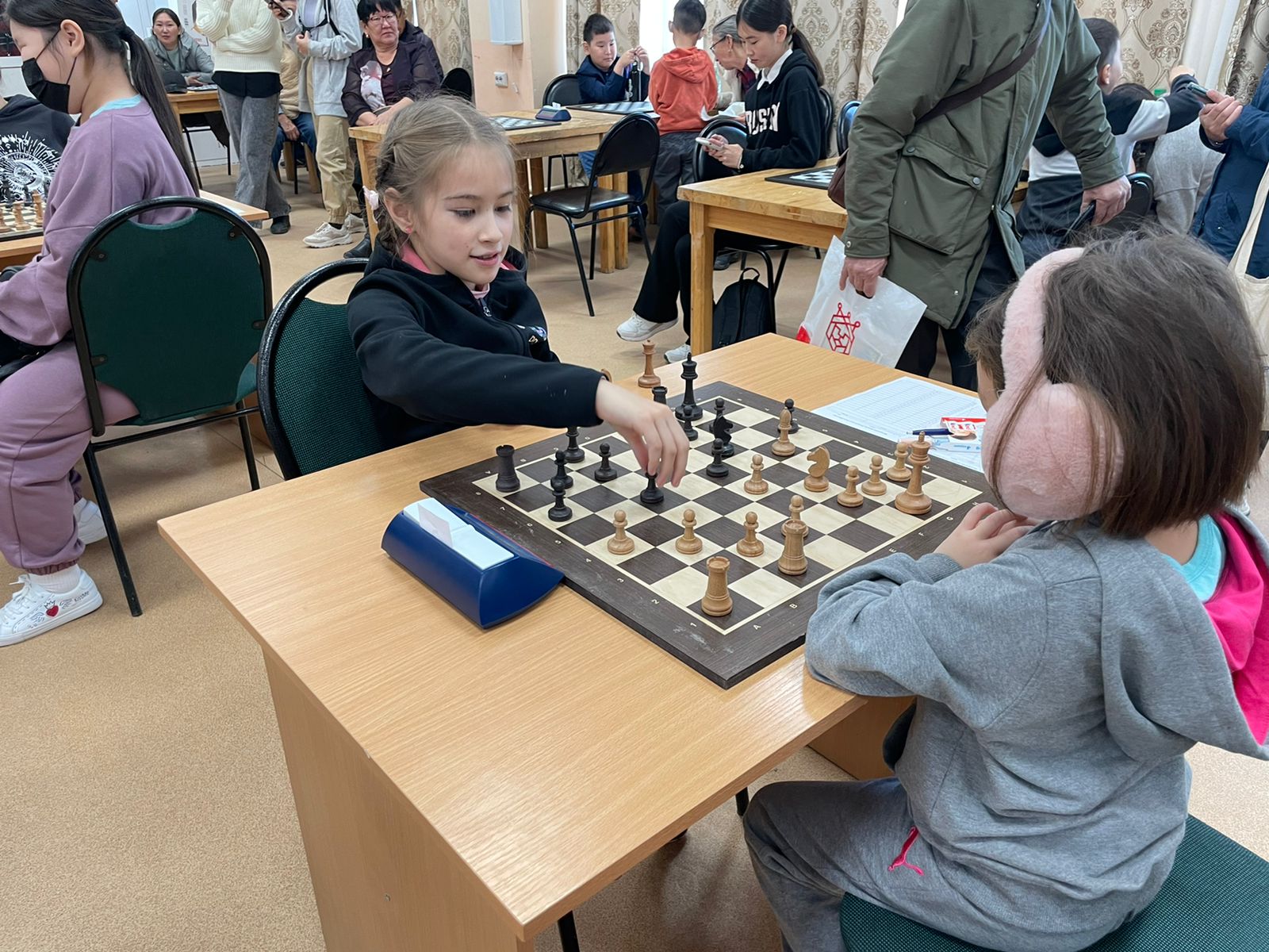 Более 80 детей участвуют в первенстве Якутии по шахматам