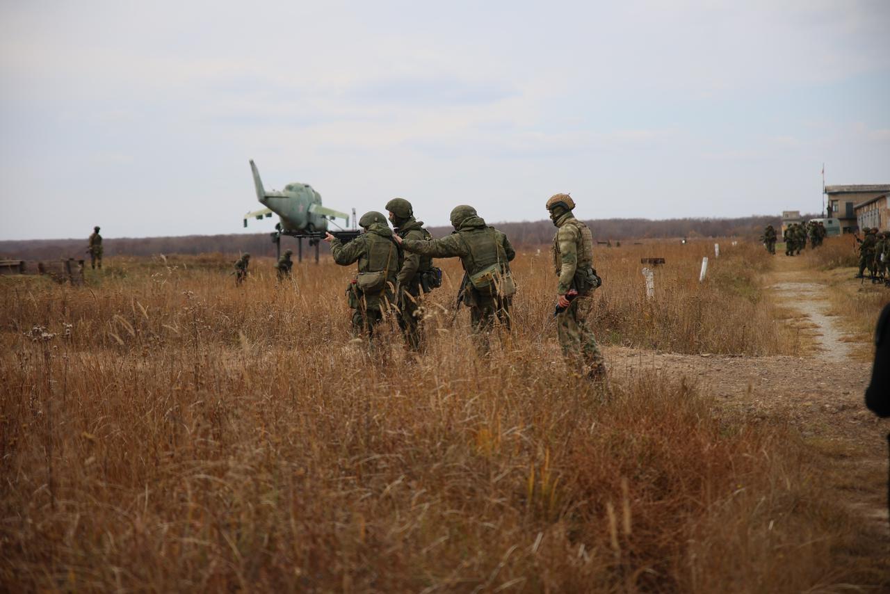 Якутские бойцы проходят интенсивную подготовку в воинской части Приморского края