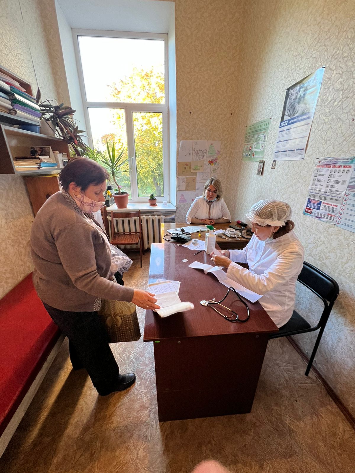 Якутские врачи в городе Кировское в ДНР осмотрели около 1,5 тысяч местных жителей и военнослужащих
