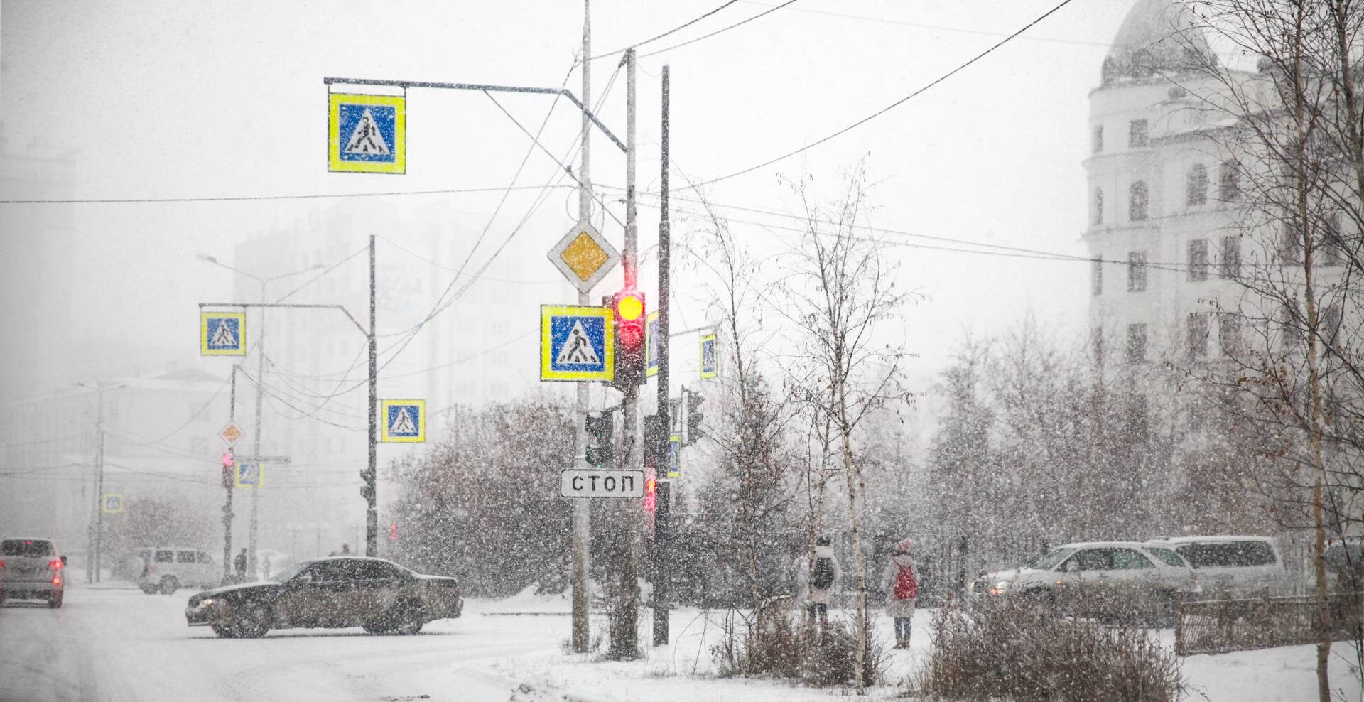 Более 30 единиц техники задействованы в уборке снега на улицах Якутска